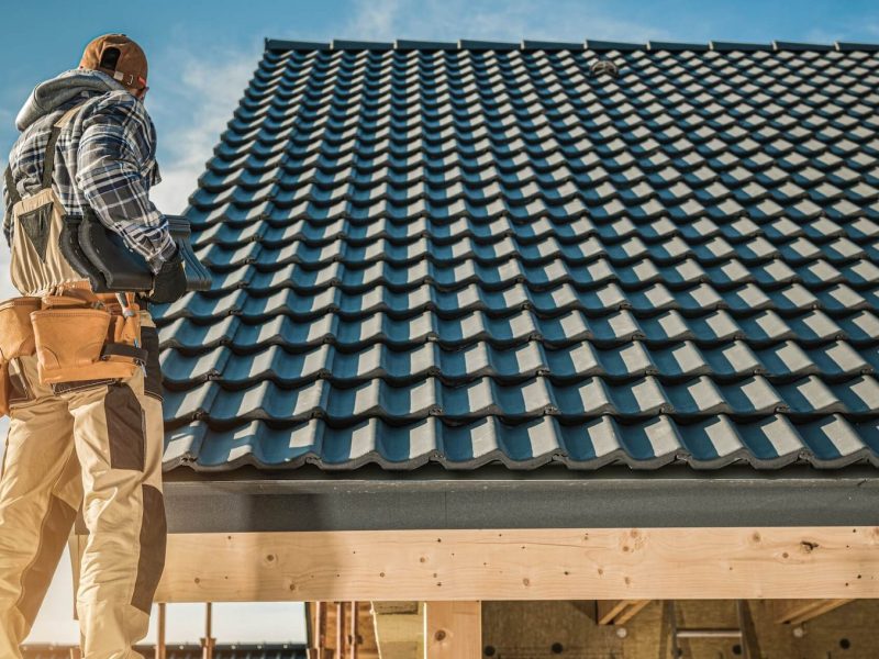 tile-roofing-worker-1.jpg